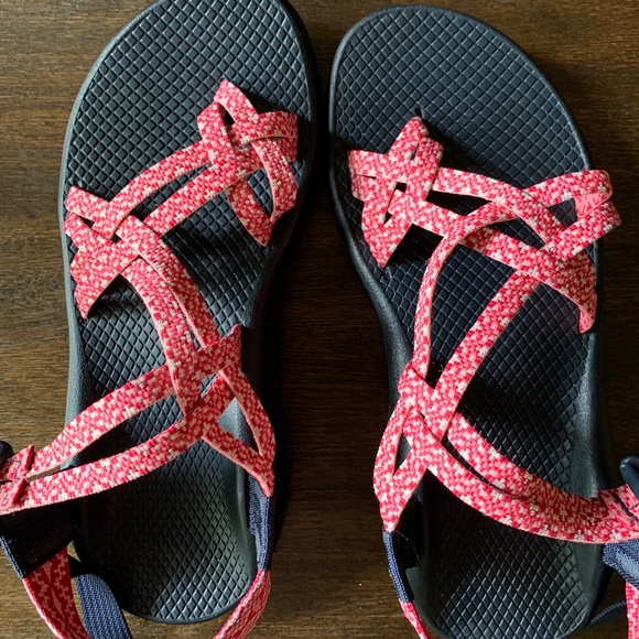 fusion rose chacos